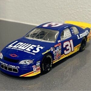 Mike Skinner #31 Lowe’s Chevrolet Die cast RaceCar in Classic Blue and Yellow